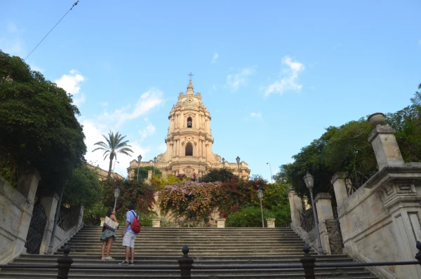 Кафедральный Собор святого Георгия (Duomo di San Giorgio) 12 века