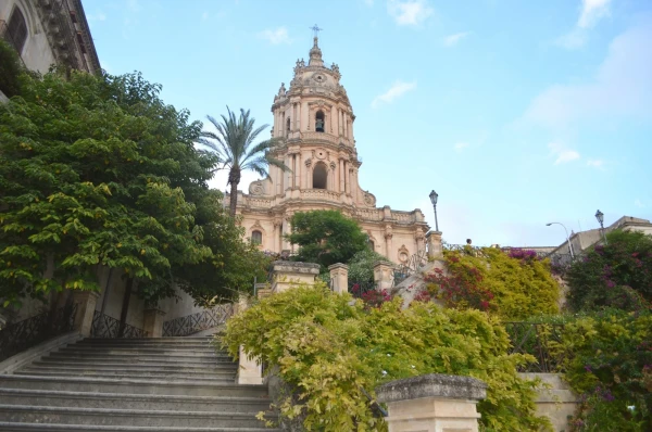 Кафедральный Собор святого Георгия (Duomo di San Giorgio) 12 века