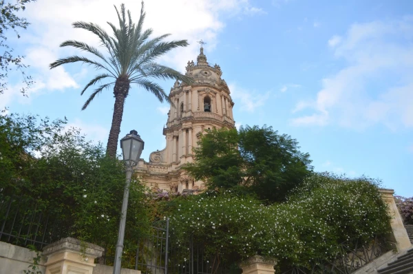 Кафедральный Собор святого Георгия (Duomo di San Giorgio) 12 века