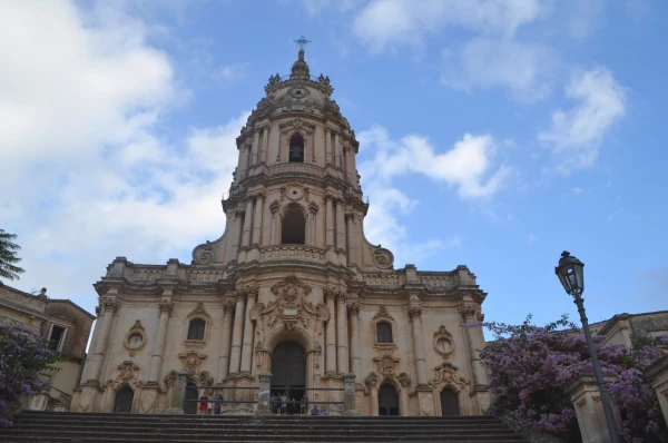 Кафедральный Собор святого Георгия (Duomo di San Giorgio) 12 века