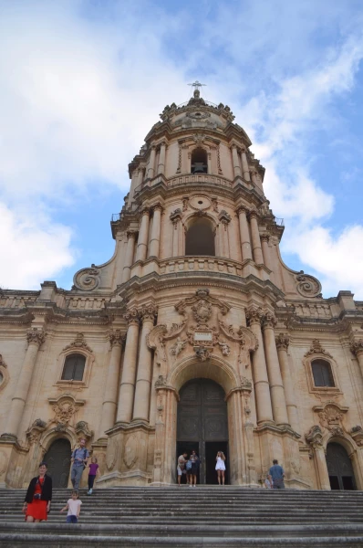 Кафедральный Собор святого Георгия (Duomo di San Giorgio) 12 века