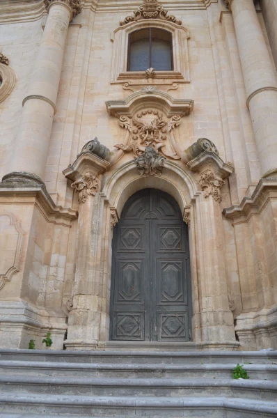 Кафедральный Собор святого Георгия (Duomo di San Giorgio) 12 века