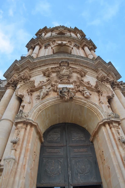 Кафедральный Собор святого Георгия (Duomo di San Giorgio) 12 века