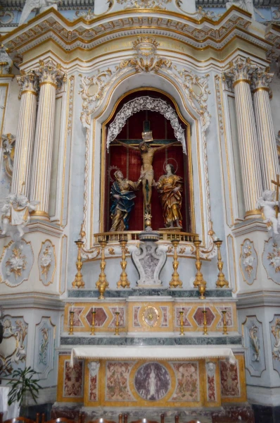 В Кафедральном Соборе святого Георгия (Duomo di San Giorgio) 12 века