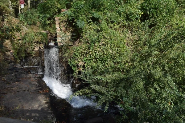 Old Mill Park Водопад