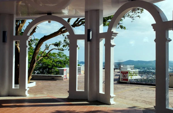 Ротонда на горе Ранг (Khao Rang Viewpoint)