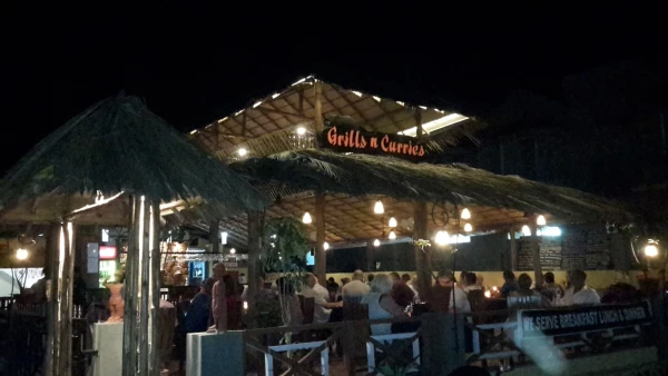 отличный ресторан Grills N Curries