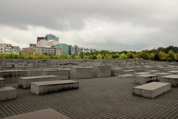 Мемориал памяти убитых евреев Европы (нем. Denkmal fur die ermordeten Juden Europas) — мемориал в Берлине, ФРГ, установленный в память о евреях-жертвах нацизма.