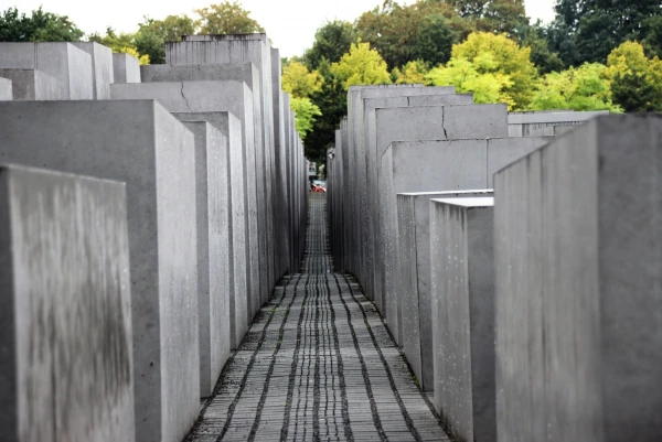 Мемориал памяти убитых евреев Европы (нем. Denkmal fur die ermordeten Juden Europas) — мемориал в Берлине, ФРГ, установленный в память о евреях-жертвах нацизма.