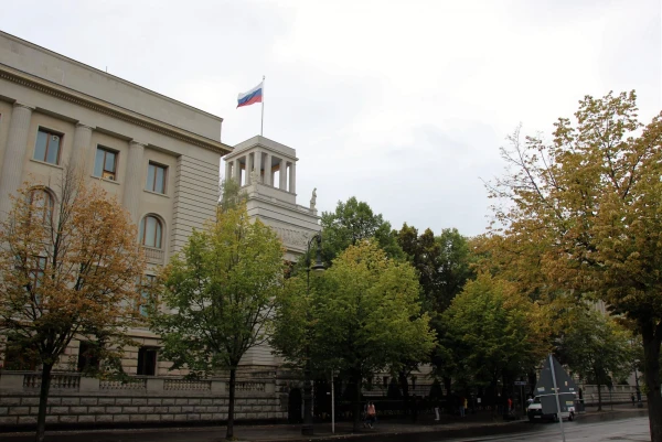 Бульвар Унтер-ден-Линден. Посольство РФ.
