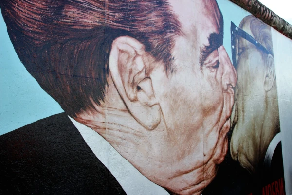 Галерея "East Side Gallery" на Берлинской стене..