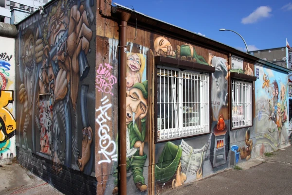 Галерея "East Side Gallery" на Берлинской стене..
