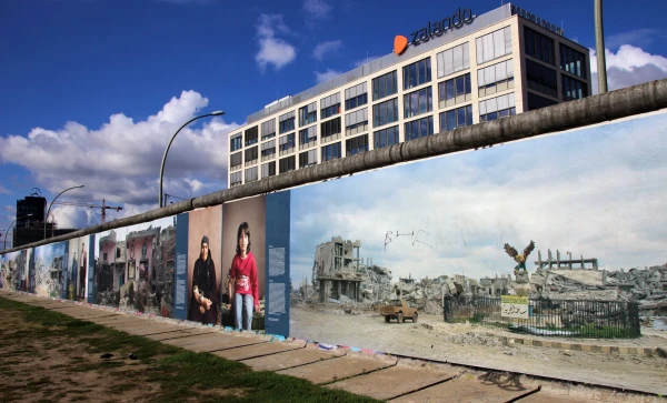 Галерея "East Side Gallery" на Берлинской стене..