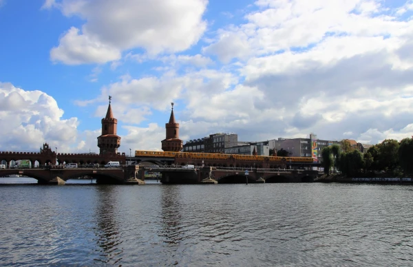 Мост через Шпрее Обербаумбрюкке (Высокое дерево).