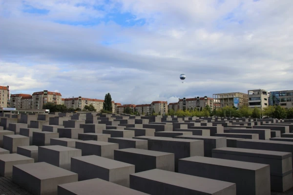 Мемориал памяти убитых евреев Европы (нем. Denkmal fur die ermordeten Juden Europas) — мемориал в Берлине, ФРГ, установленный в память о евреях-жертвах нацизма.