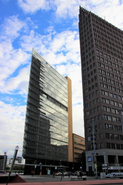 Потсдамская площадь ( Potsdamer Platz).