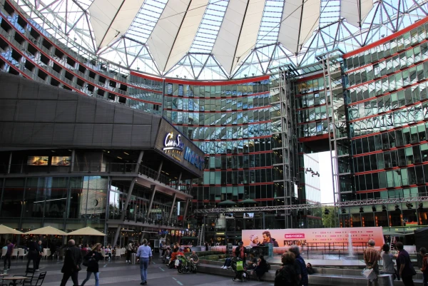 Sony Center — ансамбль зданий на Потсдамской площади в центре германской столицы, один из символов нового Берлина.