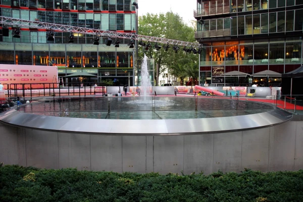 Sony Center — ансамбль зданий на Потсдамской площади в центре германской столицы, один из символов нового Берлина.