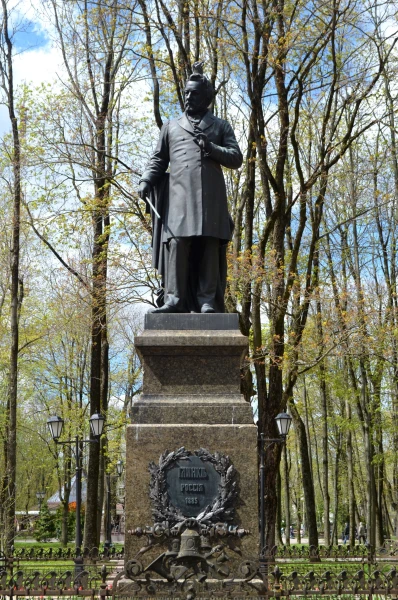 Парк Блонье. Памятник великому русскому композитору М.И. Глинке