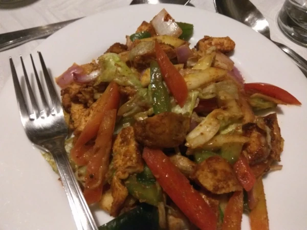 Ужин на хаус-боте - Курица с овощами
