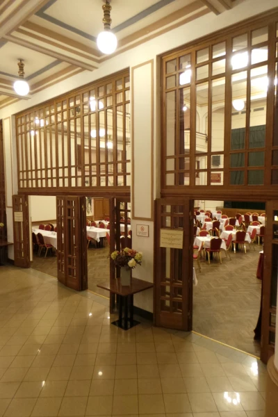вход в ресторан