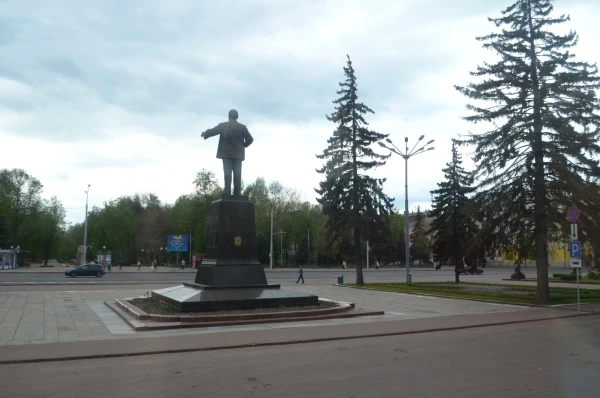 Площадь Ленина. Памятник В.И. Ленину