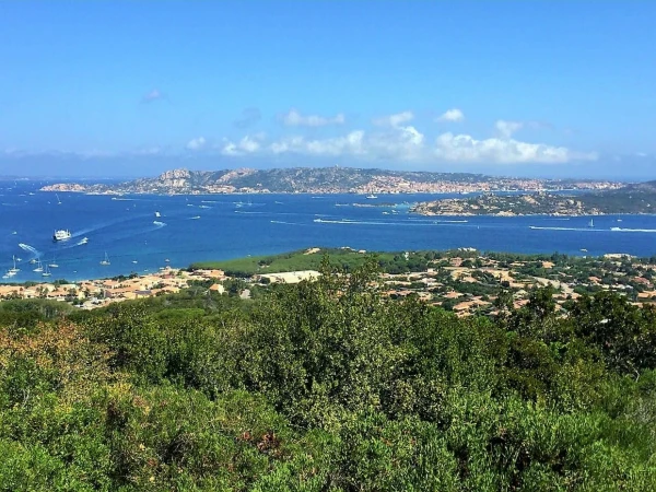 Фото с сайта http://sardinia-ekskursii.ru (с разрешения Андрея Костромина)