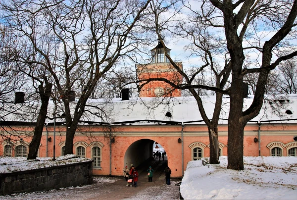 Крепость Суоменлинна. Галерея Rantakasarmi (в прошлом Береговые казармы). 