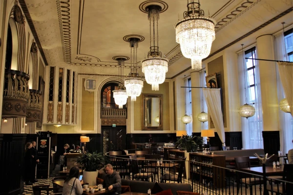 "Seurahuone Helsinki" 4*. Ресторан отеля "Brasserie Le Havre".