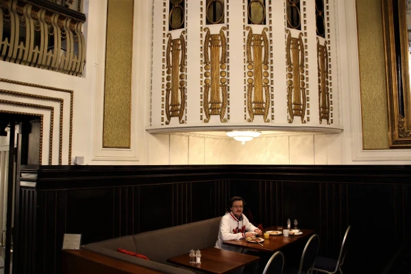Seurahuone Helsinki" 4*. Ресторан отеля "Brasserie Le Havre". Завтрак.