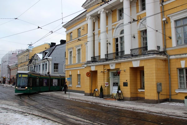 Бывший дом купца Бокка, построенный в 1700-е гг., был отреставрирован по проекту Энгеля в 1816-18 гг. После этого в нем располагалась Ратуша. Старой Ратуше после реставрации был придан облик здания начала 1800-х гг.