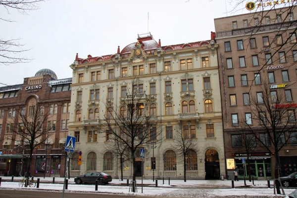С 2004 года казино называется «Grand Casino Helsinki» и располагается в отеле «Фенния». Оно занимает площадь более 2500 квадратных метров и является единственным казино международного уровня на всей территории Скандинавских стран.