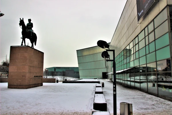 Площадь Маннергейма в Хельсинки. 