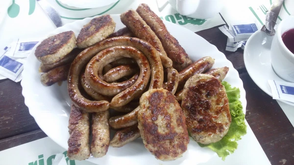 Мясная тарелка в ресторане Горица