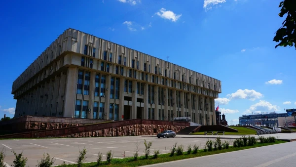 Здание областной администрации - Вот откуда в Туле столько чиновников???