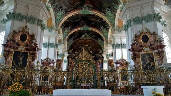 Роскошные интерьеры церкви St.Gallus и Otmar 