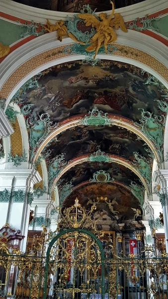 Роскошные интерьеры церкви St.Gallus и Otmar 