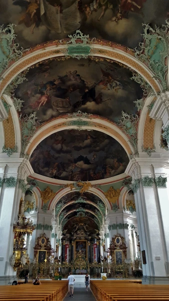 Роскошные интерьеры церкви St.Gallus и Otmar 