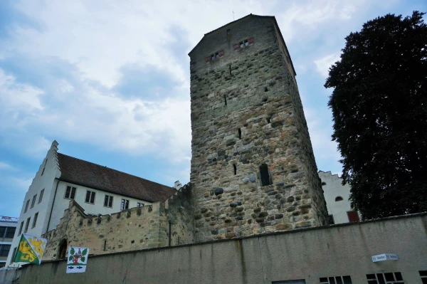 Средневековая башня замка Арбона (Schloss Arbon)