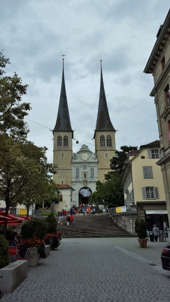 Hofkirche - церковь св. Леодегара, покровителя города