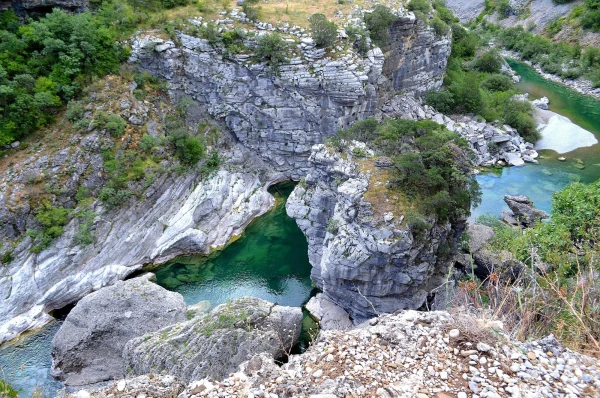 В каньоне реки Морача