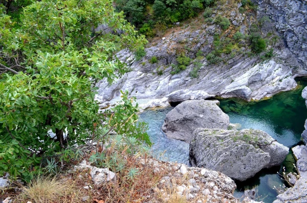 В каньоне реки Морача