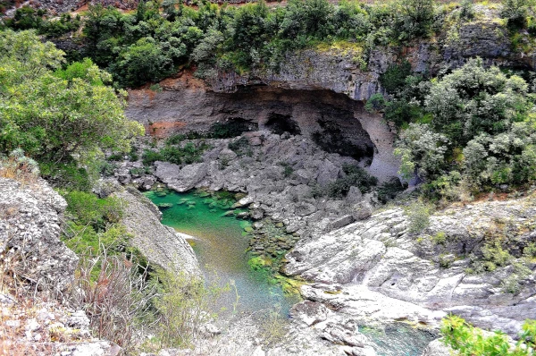 В каньоне реки Морача