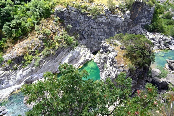 В каньоне реки Морача