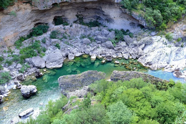 В каньоне реки Морача