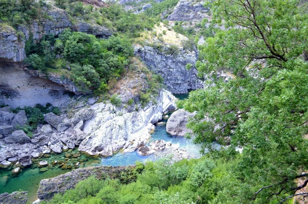 В каньоне реки Морача
