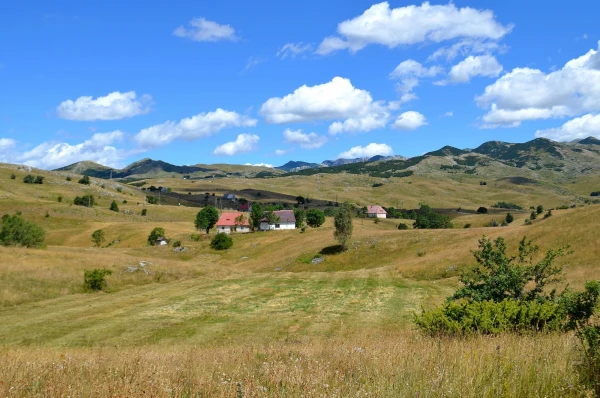 Село Мратине на границе с Боснией
