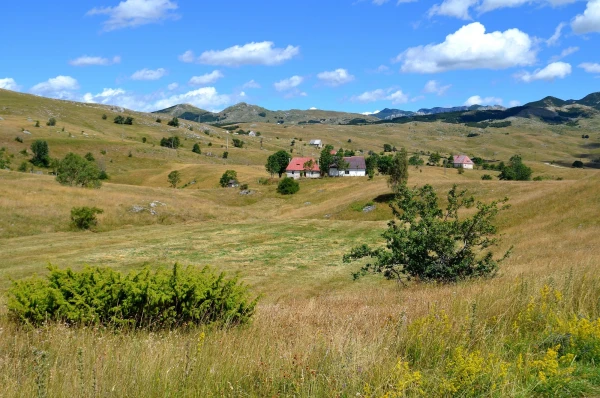 Село Мратине на границе с Боснией