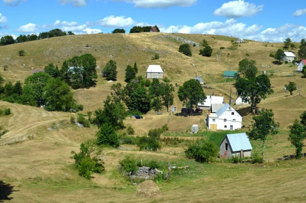 Село Мратине на границе с Боснией