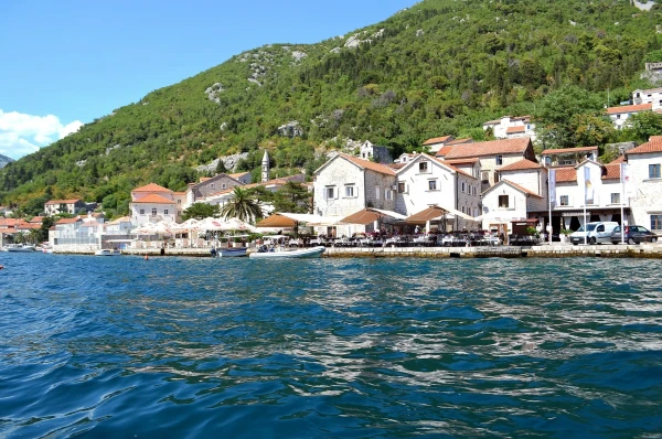 Вид на Пераст с моря